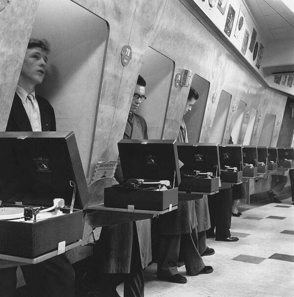 london-music-shop-1960s-photo-fusoelektronique