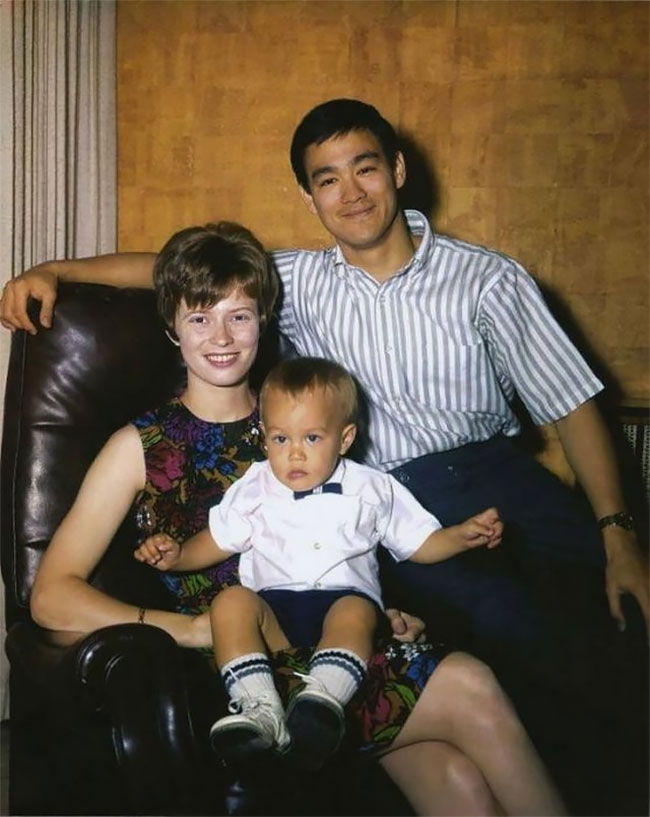 Bruce Lee's Photos from the Family Archive [Images Gallery ...